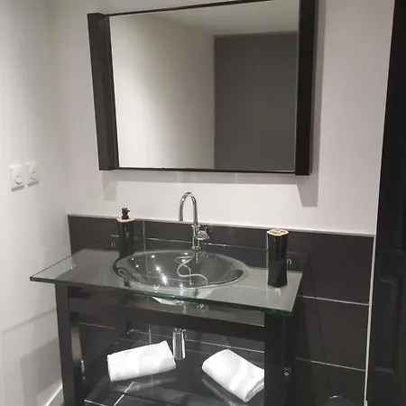 La Maison Cachee * قرقشونه