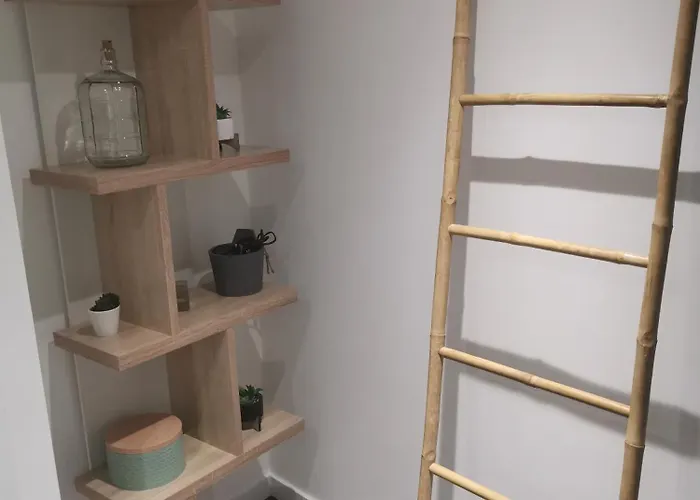 La Maison Cachee *